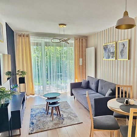 Apartament Whiteblue Kolobrzeg Z Duzym Ogrodkiem - 100 M Od Plazy! Whiteblue Kolberg Apartment Mit Grossem Garten - 100 M Vom Strand Entfernt! Whiteblue Kolobrzeg Apartman S Velkou Zahradou - 100 M Od Plaze! エクステリア 写真